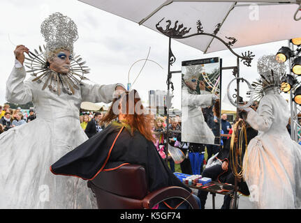 Berlin, Allemagne. Sep 9, 2017. Les clients sont de style au festival Lollapalooza à Berlin, Allemagne, 9 septembre 2017. Le festival de musique sur deux jours sur les 9 et 10 septembre. photo : Jens/kalaene zentralbild-dpa/dpa/Alamy live news Banque D'Images