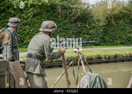 Le village de Stoke Bruerne en guerre,week-end de reconstitution historique de tout le Royaume-Uni profitez d'un week-end de fun vintage. Crédit : Scott Carruthers/Alamy Live News Banque D'Images