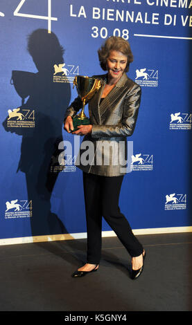 Venise, Italie. 9 septembre, 2017. 74e festival du film de Venise 2017 photocall photo gagnants charlote rampling : indépendant Crédit photo agency srl/Alamy live news Banque D'Images