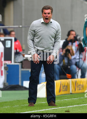 Moenchengladbach, Allemagne, le 9 septembre 2017, bundesliga Borussia Moenchengladbach, Journée 3 - sg eintracht frankfurt : manager Dieter Hecking (moenchengladbach) réagit. crédit : juergen schwarz/Alamy live news Banque D'Images