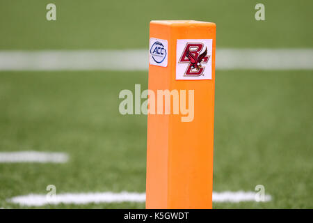 Alumni Stadium. Sep 9, 2017. MA, USA ; une vue générale du pylône au cours de la NCAA football match entre service démon des forêts les diacres et les Boston College Eagles à Alumni Stadium. Service Forest défait Boston College 34-10. Anthony Nesmith/CSM/Alamy Live News Banque D'Images