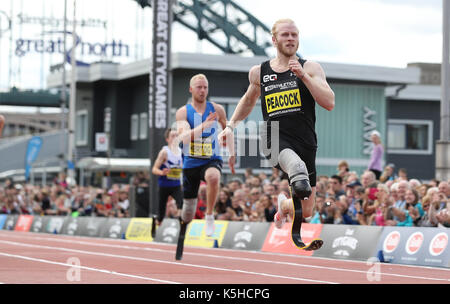 La société britannique jonnie peacock remporte le 100m hommes t44 pendant le Grand Nord citygames au Newcastle Quayside. Banque D'Images