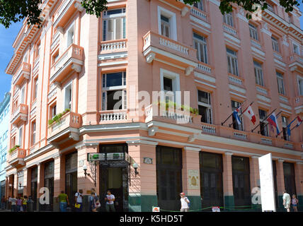 La Havane, Cuba - juillet 22, 2016 : hôtel amos mundos. L'hôtel fréquenté par Ernest Hemingway dans dans une rue piétonne en plein cœur de la vieille Havane. Banque D'Images
