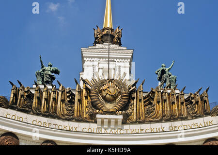 VDNH : pavillon Central (Maison du peuple russe - Dom Narodov Rossii), Moscou, Russie Banque D'Images