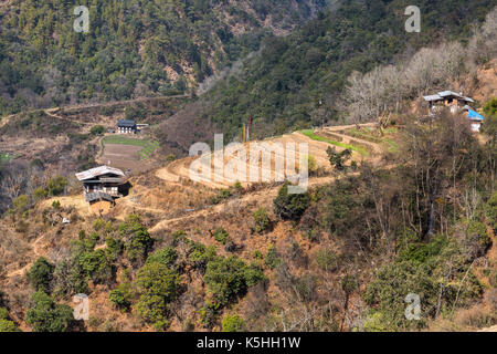 Ferme et terre agricole près de Wangdue Phodran dans l'ouest du Bhoutan. Banque D'Images