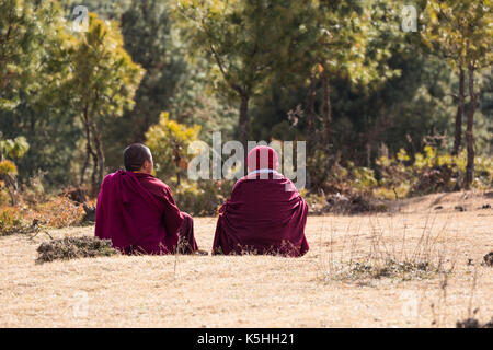 Les jeunes moines novices à gangtey en vallée de Phobjikha, dans l'ouest du Bhoutan. Banque D'Images