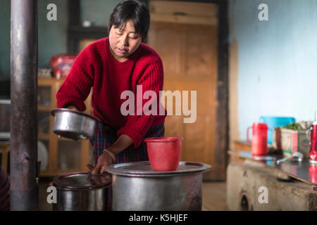 La vie sur une ferme dans le village de dorikha dans la vallée de haa Bhoutan Banque D'Images