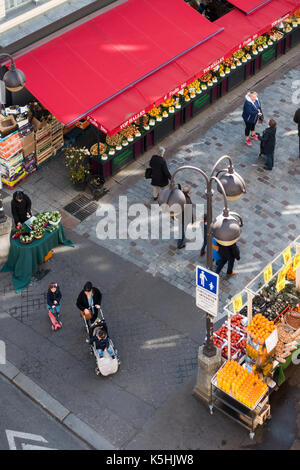 Vue de dessus de l'angle de la rue Cler et de la rue de Grenelle, 7ème arrondissement, Paris, France Banque D'Images