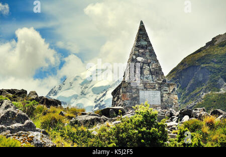 Mt Cook, NOUVELLE-ZÉLANDE - Dec 23,2011 secteur:monument à mount Cook dans la mémoire de ceux qui ont péri dans ce parc national Banque D'Images