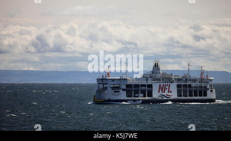 Le MV Holiday Island de la Northumberland Ferries Limited est vu traverser le détroit de Northumberland entre la Nouvelle-Écosse et l'île. Banque D'Images