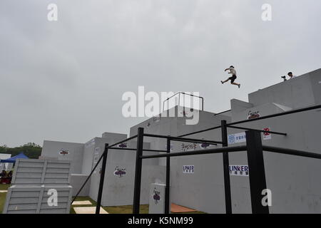 Hefei, Chine, Anhui province. Sep 9, 2017. Un ventilateur parkour d'Autriche prend part à une compétition de compétences au cours de la 2017 International hefei parkour ouvrir à hefei, capitale de la Chine de l'est la province de l'Anhui, sept. 9, 2017. Le concours de deux jours, qui a débuté sur sept. 9, a attiré un bon nombre de fans de parkour le monde. crédit : yang xiaoyuan/Xinhua/Alamy live news Banque D'Images