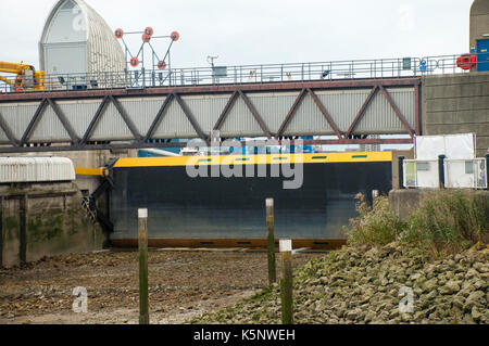 Londres, Royaume-Uni. 10 septembre, 2017. thames barrier soulevées pour test annuel. crédit : johnny armstead/Alamy live news Banque D'Images