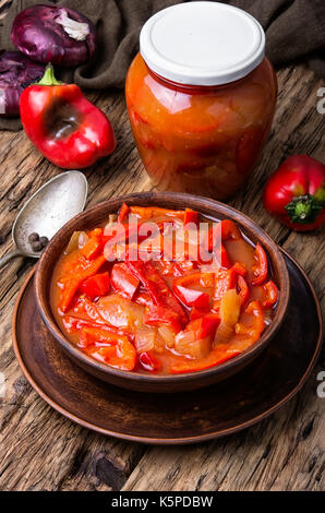 Lecso plat national de la cuisine hongroise avec le poivre et la tomate Banque D'Images