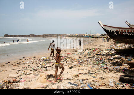 Plage à Jamestown, Accra, Ghana Banque D'Images