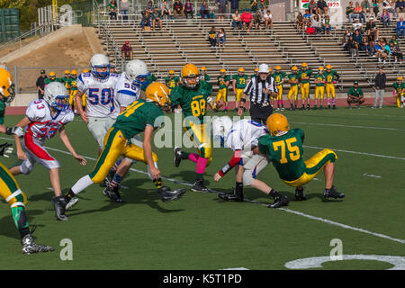 San Marin, Mustangs de l'école secondaire, par opposition à tamalpais high school le rouge queue rousse, haute école de football, les joueurs de football de l'école secondaire, Novato, Californie Banque D'Images