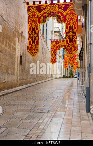 La Valette, Malte - 23 août 2017 : Fête de st. Dominic est célébré dans la ville de Vittoriosa (birgu) à Malte. Les rues sont orné avec rel Banque D'Images