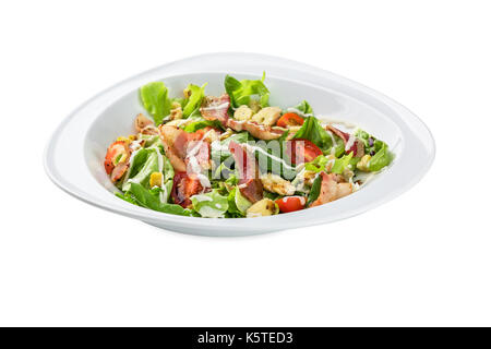 Bacon salade plaque sarada - isolé sur fond blanc. studio shot Banque D'Images