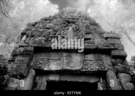 Phimenakis (Angkor Wat), Cambodge. Le 30 octobre 1996. L'image est issue du b/w film infrarouge. Banque D'Images