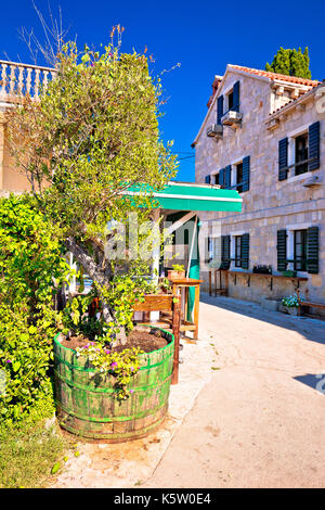 Ancien village de Zaton près de Zadar street vue verticale Dalmatie, région de la Croatie Banque D'Images