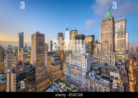 New york city financial district cityscape au crépuscule. Banque D'Images