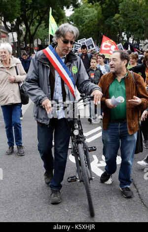 Paris, France. 10 septembre, 2017. jacques boutault, Maire du 2ème arrondissement de Paris participe à la manifestation contre l'établissement d'un état d'urgence permanent le 10 septembre 2017 à Paris, France. Credit : bernard menigault/Alamy live news Banque D'Images