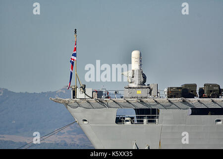 Gibraltar. Sep 11, 2017 arrivée à l'océan. Le hms gibraltar à 0830h le 11 septembre 2017 pour aller chercher des fournitures et du matériel qu'il se préparait à la tête dans l'Atlantique. à la base navale britannique de Gibraltar, les navires de la marine royale d'argent tous ses hélicoptères pour le pont pour faire place à des marchandises qui seront prises pour les Caraïbes dans le cadre de l'aide humanitaire dans les missions de ceux qui sont touchés par les récents ouragans. crédit : Stephen ignacio/Alamy live news Banque D'Images