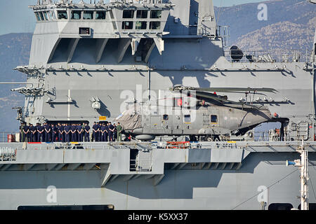 Gibraltar. Sep 11, 2017 arrivée à l'océan. Le hms gibraltar à 0830h le 11 septembre 2017 pour aller chercher des fournitures et du matériel qu'il se préparait à la tête dans l'Atlantique. à la base navale britannique de Gibraltar, les navires de la marine royale d'argent tous ses hélicoptères pour le pont pour faire place à des marchandises qui seront prises pour les Caraïbes dans le cadre de l'aide humanitaire dans les missions de ceux qui sont touchés par les récents ouragans. crédit : Stephen ignacio/Alamy live news Banque D'Images