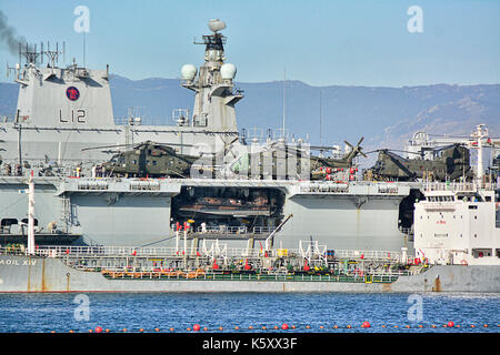 Gibraltar. Sep 11, 2017 arrivée à l'océan. Le hms gibraltar à 0830h le 11 septembre 2017 pour aller chercher des fournitures et du matériel qu'il se préparait à la tête dans l'Atlantique. à la base navale britannique de Gibraltar, les navires de la marine royale d'argent tous ses hélicoptères pour le pont pour faire place à des marchandises qui seront prises pour les Caraïbes dans le cadre de l'aide humanitaire dans les missions de ceux qui sont touchés par les récents ouragans. crédit : Stephen ignacio/Alamy live news Banque D'Images