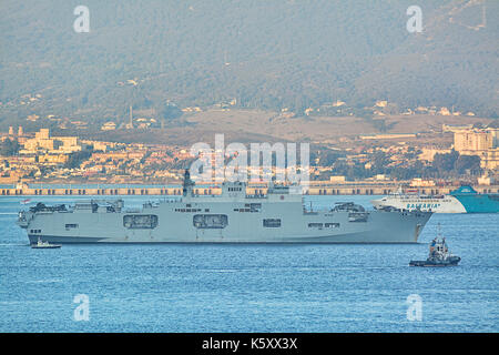 Gibraltar. Sep 11, 2017 arrivée à l'océan. Le hms gibraltar à 0830h le 11 septembre 2017 pour aller chercher des fournitures et du matériel qu'il se préparait à la tête dans l'Atlantique. à la base navale britannique de Gibraltar, les navires de la marine royale d'argent tous ses hélicoptères pour le pont pour faire place à des marchandises qui seront prises pour les Caraïbes dans le cadre de l'aide humanitaire dans les missions de ceux qui sont touchés par les récents ouragans. crédit : Stephen ignacio/Alamy live news Banque D'Images