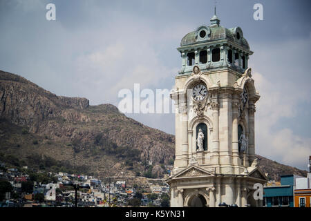 L'horloge monumentale de Pachuca, également connue sous le nom d'horloge de Pachuca, est une tour d'horloge située dans la ville de Pachuca de Soto. Banque D'Images