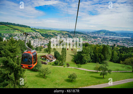 Lucerne, 16 juil : kriens paysage urbain, vue du téléphérique sur la montagne Pilatus le Jul 16, 2017 à luzern, Suisse Banque D'Images