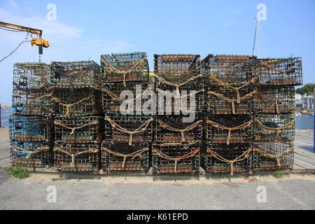Une pile de pièges à homard empilés prêts à être chargés sur les bateaux de Rockport, ma. Banque D'Images