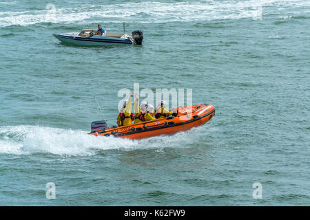 L'embarcation de pêche côtière autour de courses de la baie à Llangefni lifeboat 2017 journée événement sur anglesey Banque D'Images