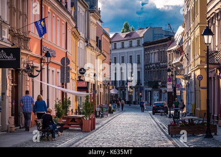 Bydgoszcz, Pologne - août 2017 : façades colorées de l'ancien immeuble historique maisons sur la rue Dluga Banque D'Images