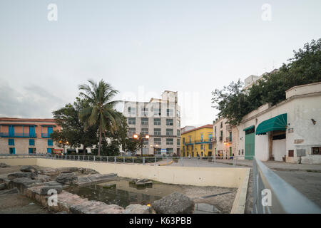 La Havane, 09 janvier, voyage, La Havane, Cuba, La Havane ville . dans l'image : la plaza san cristobal kathedrale havanna. (Photo de ulrich roth) Banque D'Images