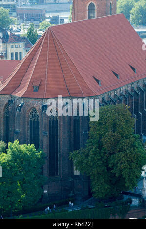 Roman Gothique kosciol Najswietszej Panny Marii na Piasku (église de Sainte Marie sur le sable) sur l'île de Sable vu de la tour de la cathédrale de Wroclaw, Pol Banque D'Images