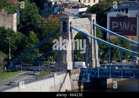 La plupart pont suspendu pont Grunwaldzki (Grunwald) sur la rivière Oder vu depuis la tour de la cathédrale de Wroclaw, Pologne. 23 août 2017 © Wojciech Strozyk / Banque D'Images