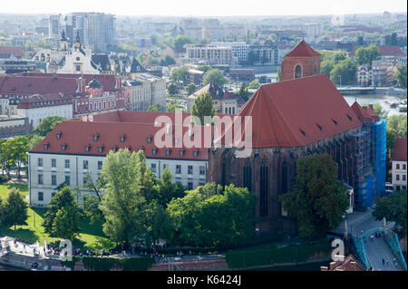 Roman Gothique kosciol Najswietszej Panny Marii na Piasku (église de Sainte Marie sur le sable) sur l'île de Sable vu de la tour de la cathédrale de Wroclaw, Pol Banque D'Images