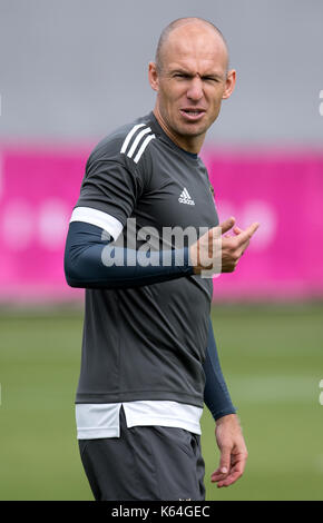 Munich, Allemagne. Sep 11, 2017 Arjen Robben. lors de la dernière session de formation du Bayern Munich à Munich, Allemagne, le 11 septembre 2017. Bayern Munich jouera contre le RSC Anderlecht en ligue des champions phase de groupes le 12 septembre 2017. photo : Sven hoppe/dpa/Alamy live news Banque D'Images