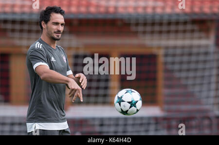 Munich, Allemagne. Sep 11, 2017 tapis. pendant la dernière hummels session de formation du Bayern Munich à Munich, Allemagne, le 11 septembre 2017. Bayern Munich jouera contre le RSC Anderlecht en ligue des champions phase de groupes le 12 septembre 2017. photo : Sven hoppe/dpa/Alamy live news Banque D'Images