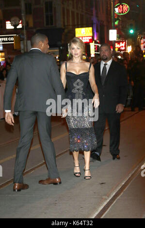 Toronto, Canada. Sep 10, 2017. Jennifer lawrence participant à la "mère !' premiere au cours de la 42e festival international du film de Toronto au Princess of Wales Theatre le 10 septembre 2017 à Toronto, Canada | verwendung weltweit credit : dpa/Alamy live news Banque D'Images