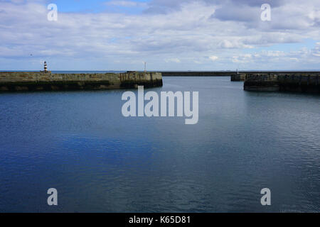 Seaham County Durham pier et le phare Banque D'Images