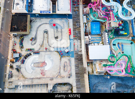 Wildwood, New Jersey, USA - 5 septembre 2017 : Vue aérienne de la plage de la jetée et de l'eau moreys parcs complexes dans wildwood, new jearsey sur l Banque D'Images