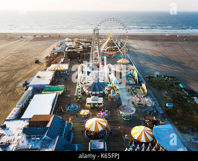 Wildwood, New Jersey, USA - 5 septembre 2017 : Vue aérienne de la plage de la jetée et de l'eau moreys parcs complexes dans wildwood, new jearsey sur l Banque D'Images