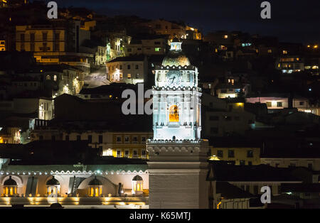 L'église de La Merced (Basilica de Nuestra Se-ora de la Merced) dans le centre historique, illuminé la nuit, Quito, capitale de l'Équateur, en Amérique du Sud Banque D'Images