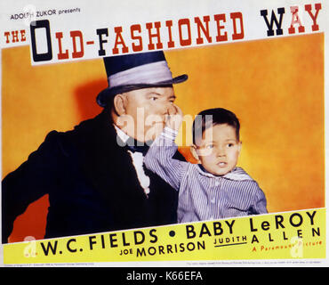 Le film OLKD A FAÇONNÉ WAY 1934 Paramount Pictures avec W.C. Champs et bébé LeRoy Banque D'Images