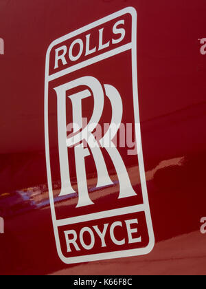 Rolls Royce logo sur moteur d'avion rouge Banque D'Images