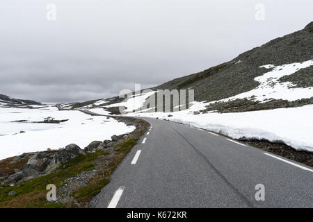 Aurlandsvegen célèbre mountain road Banque D'Images