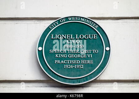 En dehors de la plaque verte 146 Harley Street Lionel Logue commémorant l'Australian, orthophoniste, qui a traité le roi George V1. Banque D'Images