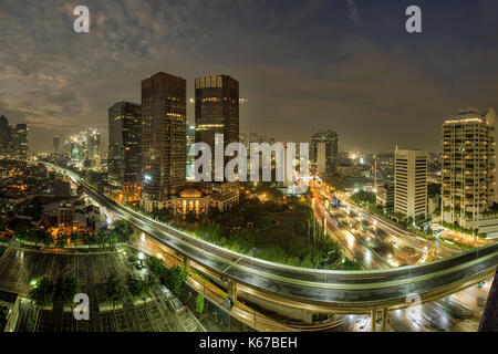 City skyline at night, Jakarta, Indonésie Banque D'Images